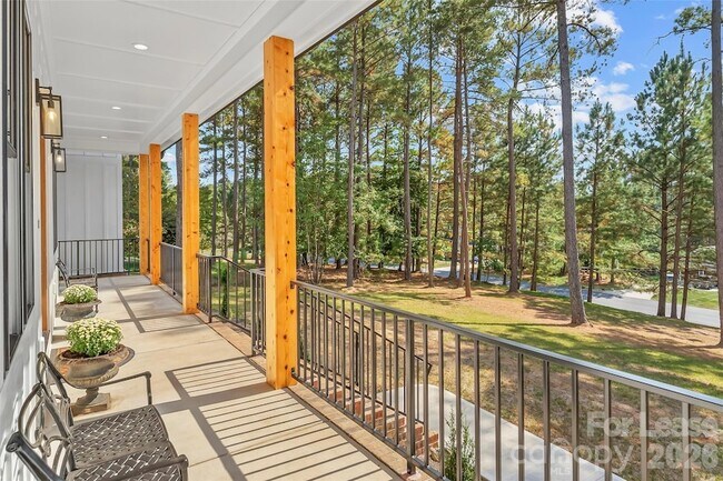 Building Photo - 129 Greens Rd