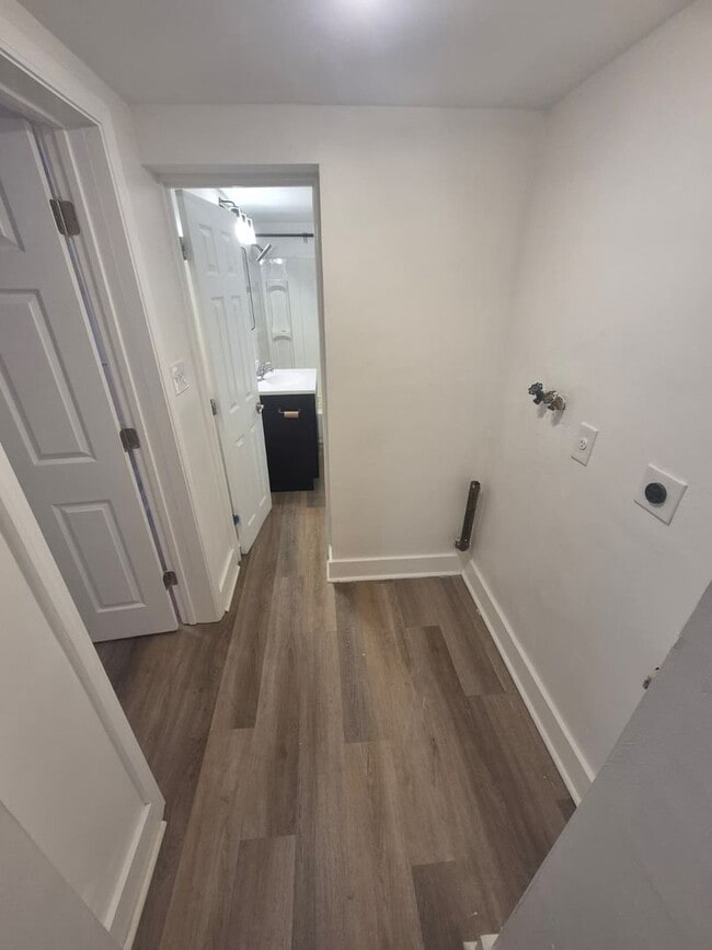 Building Photo - 3 bed 1 bath Dayton, KY