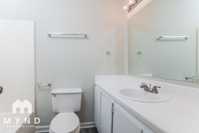 Building Photo - 4225 Labrador Dr