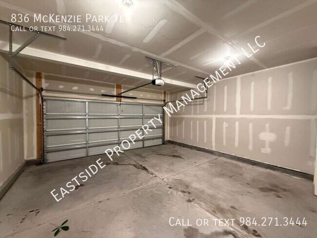 Building Photo - 836 McKenzie Pk Ter