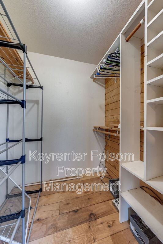 Building Photo - 5800 McKinley Dr
