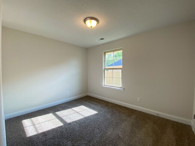 Building Photo - 4 bed, 2 bath built in 2023 in Olive Branch