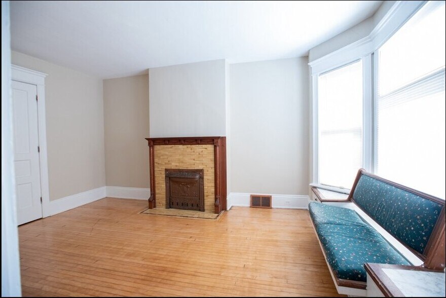 Building Photo - 2728 N Murray Ave