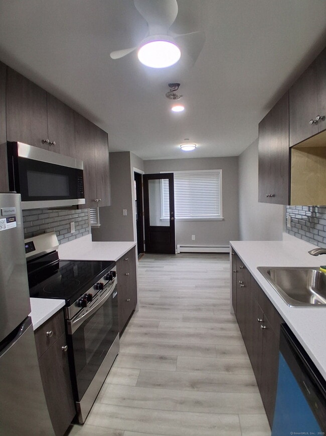 Building Photo - 333 Vincelette St