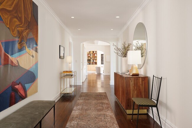 Building Photo - 350 W 57th St