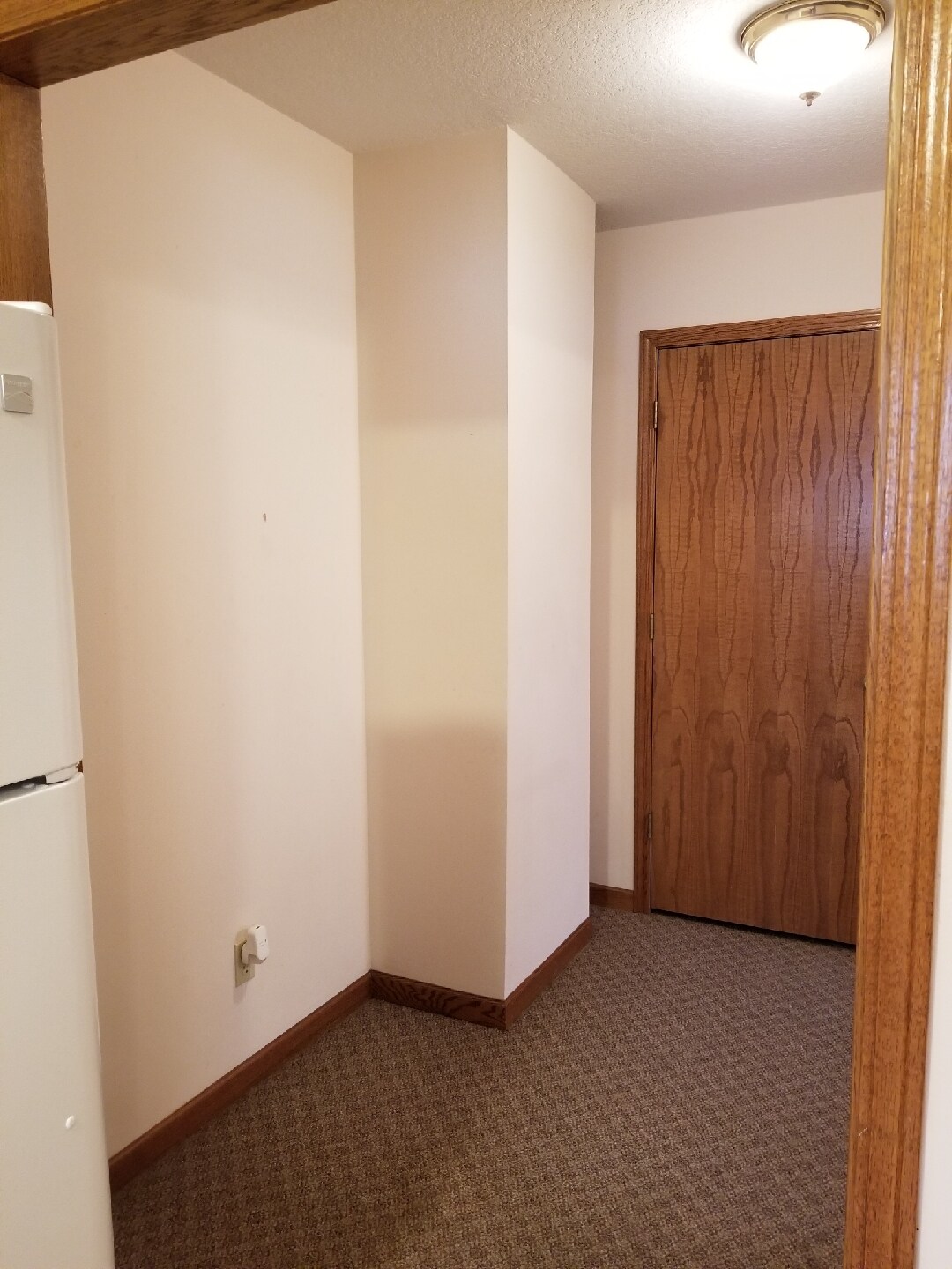 Building Photo - 503 W Kansas St