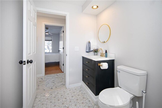 Building Photo - 262 Wood Hill Rd