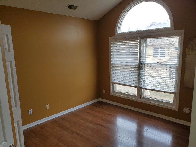 Building Photo - Gorgeous Ann Arbor 2 Bedroom Condominium W...