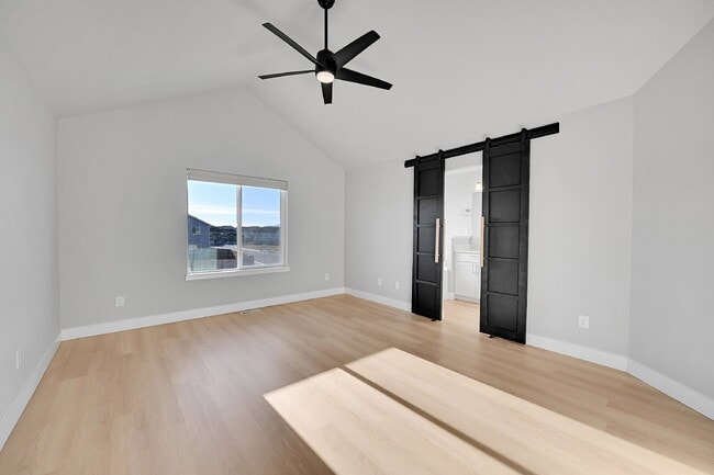 Building Photo - $2,650.00, 5-bed, 3-bed ranch-style home located in Colorado Springs with a large back yard.