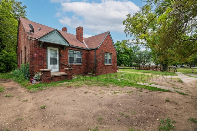 Building Photo - 412 N Lorraine Ave