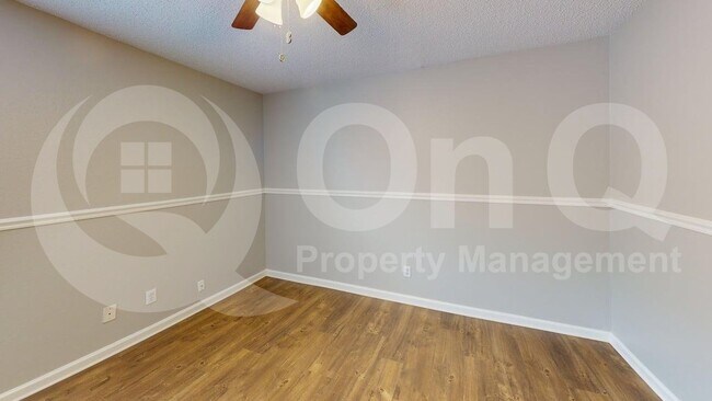 Building Photo - 1505 Stewart Dr