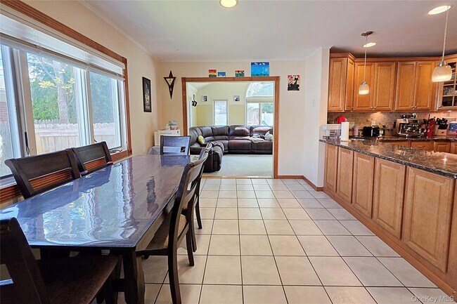 Building Photo - 110 Briarwood Ln