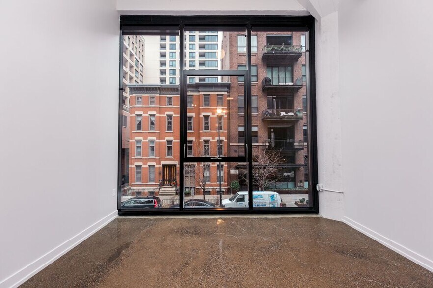 Floor to Ceiling Windows - 154 W Erie St