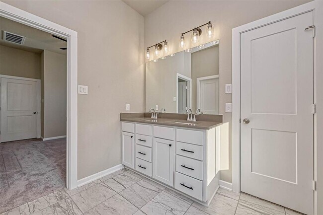 Building Photo - 497 Longleaf Pine Dr