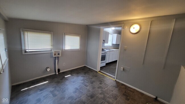 Building Photo - 1527 N Chester Ave