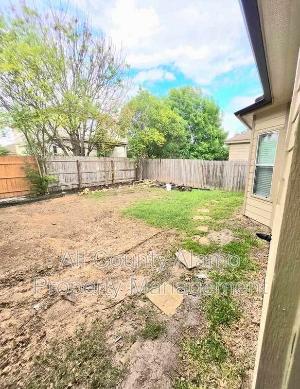 Building Photo - 9611 Nueces Canyon