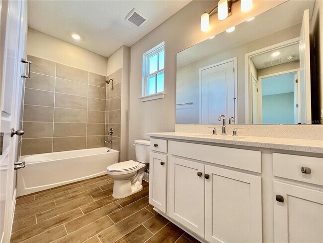 Building Photo - 10552 Pearson Ave