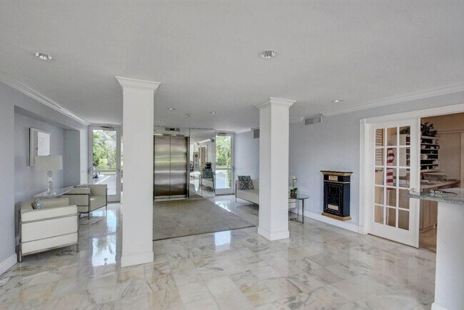 Building Photo - 2505 S Ocean Blvd