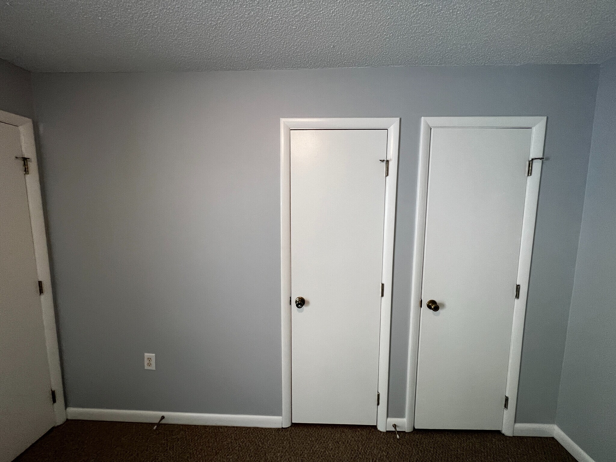 Building Photo - Room in Condo on Collegiate Cir