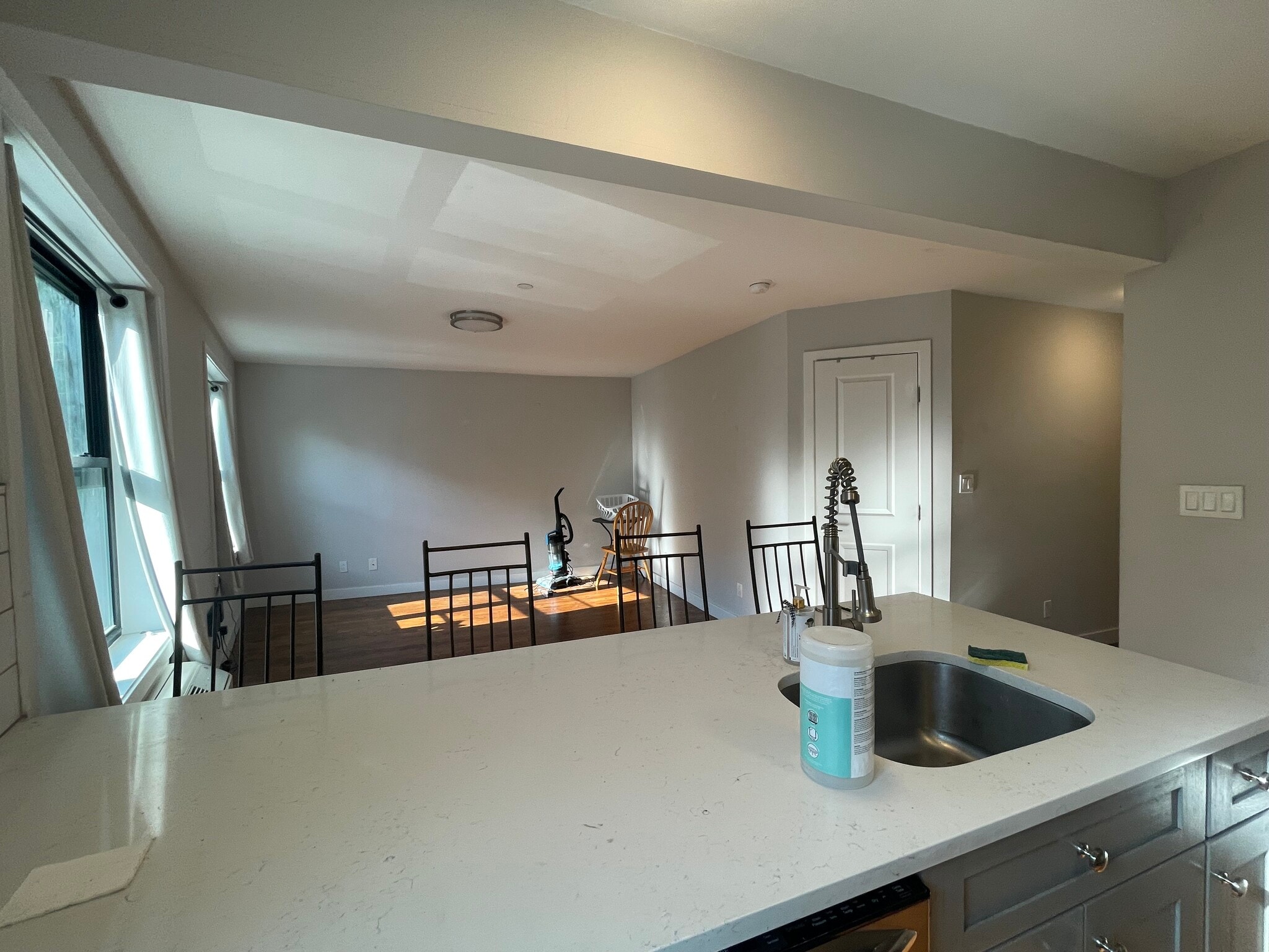 Building Photo - 3592 Greystone Ave