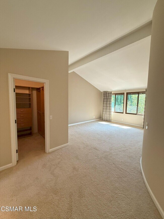 Building Photo - 2096 McCrea Rd