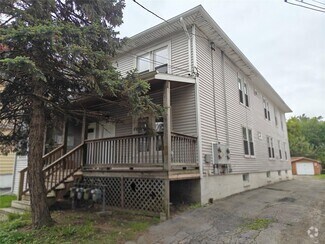 Building Photo - 372 Mansion St
