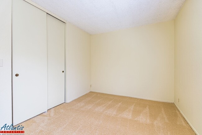 Building Photo - Lovely Cul-De-Sac Home | New Flooring & Paint