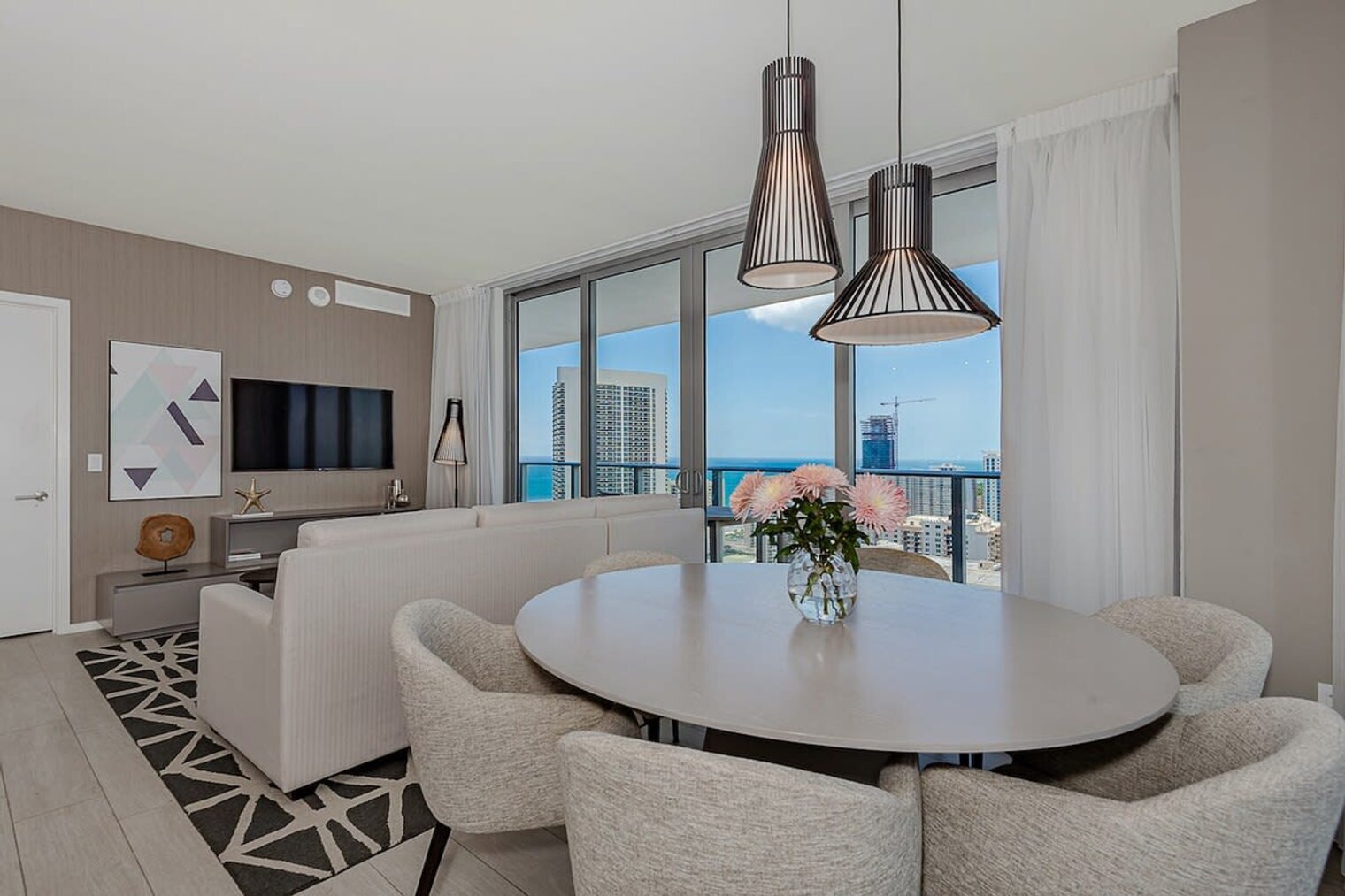 Building Photo - 4010 S Ocean Dr