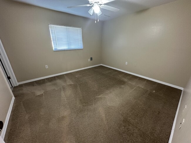 Building Photo - 2901-2933 33rd St SW