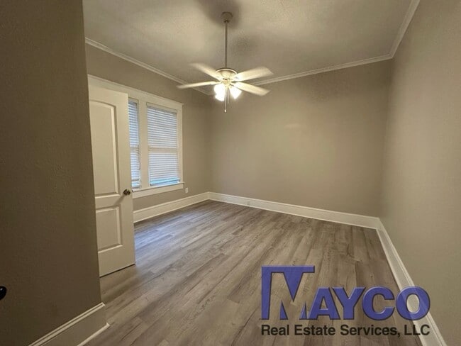 Building Photo - 3 bedroom in Highland!