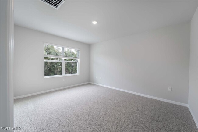 Building Photo - 1705 NW 31st Pl