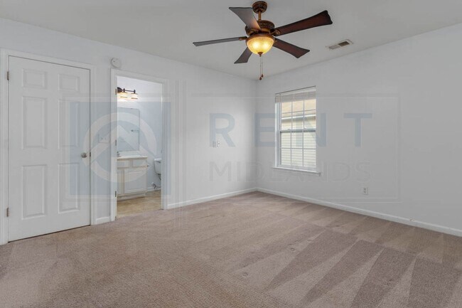 Building Photo - Available Now: Updated 3 Bedroom with Garage!