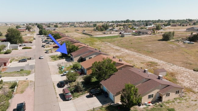 Building Photo - 636 E Clarion Dr
