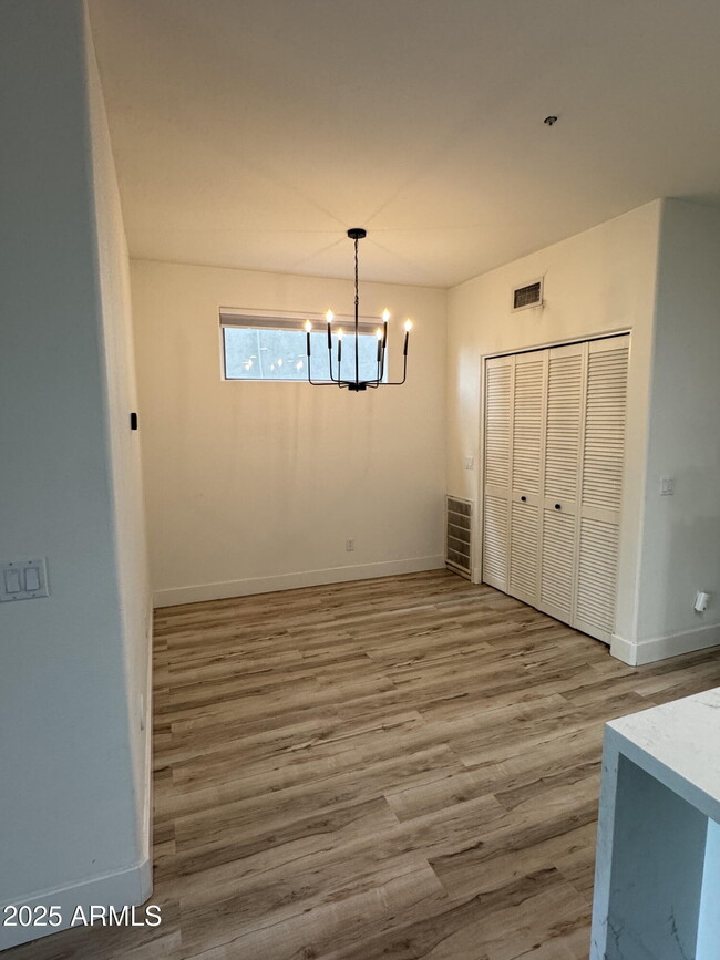 Building Photo - 7580 E Earll Dr