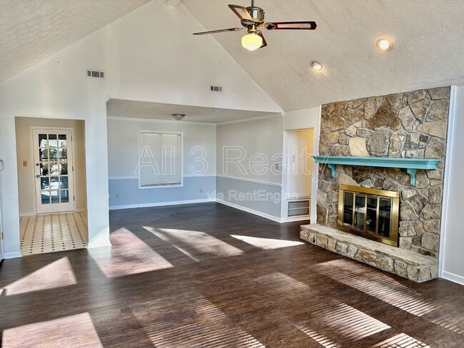 Building Photo - 175 Eli Run