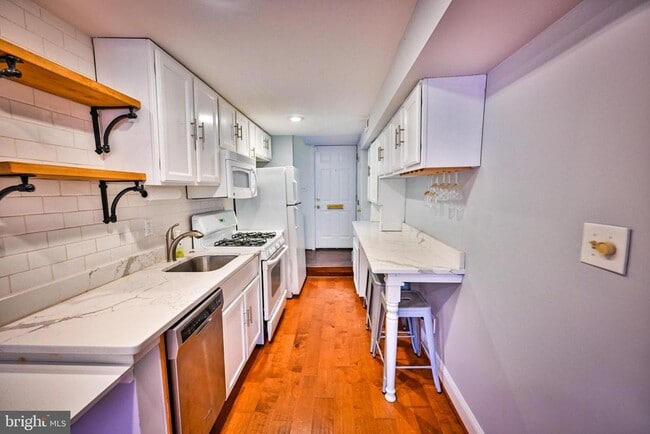 Building Photo - 1601 Marshall St