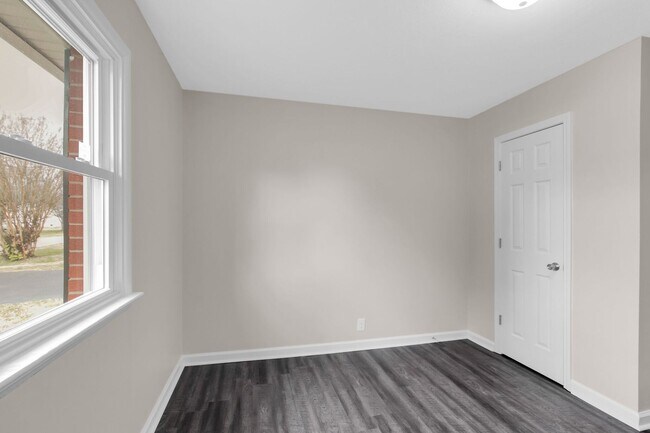 Building Photo - 3610 Gale Ln