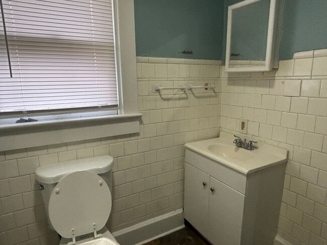 Building Photo - AVAILABLE NOW! Charming 3-Bed, 1-Bath Historic Duplex in Indianapolis!