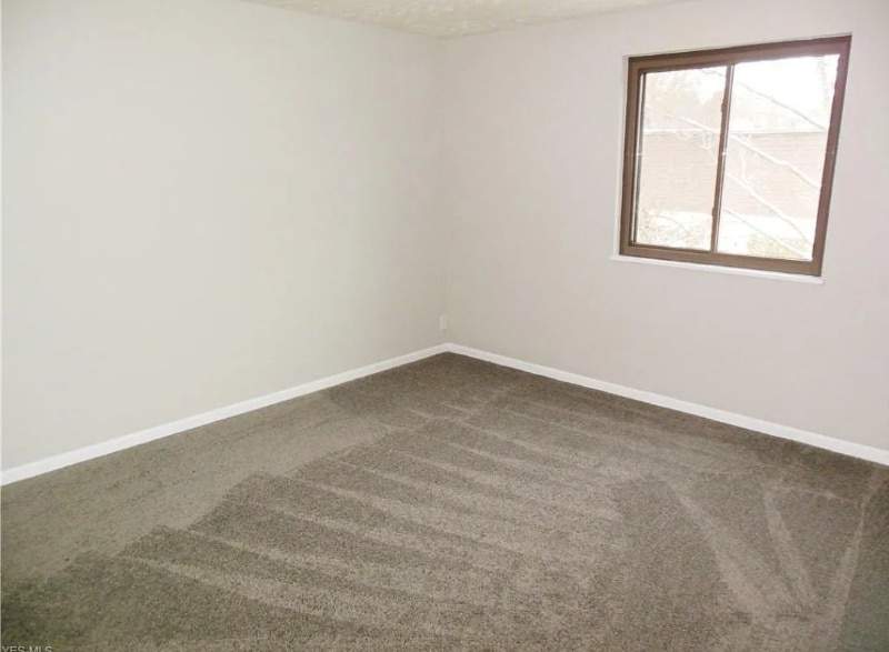 Building Photo - 1651 Mentor Ave