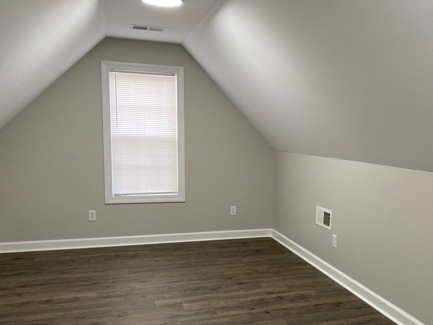 Building Photo - 32 Wyndelake Cv