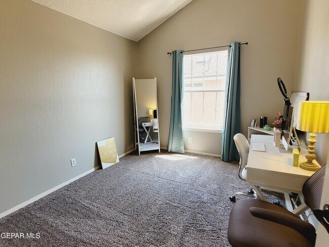 Building Photo - 7401 Plaza Taurina Dr