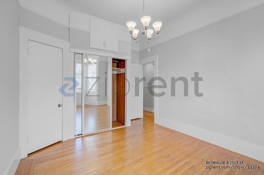 Building Photo - Unit