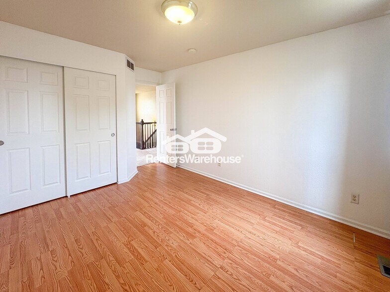 Building Photo - 12674 Jersey Cir E