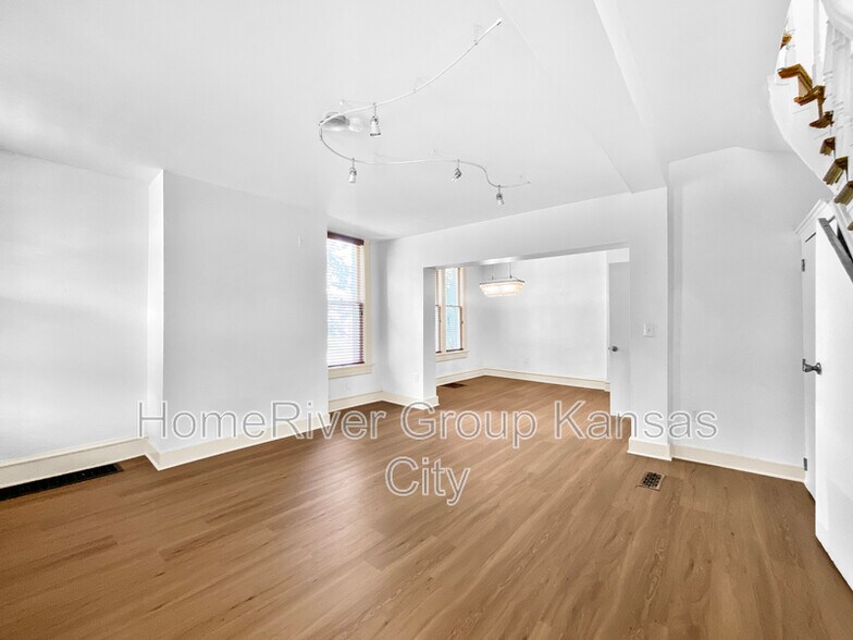 Building Photo - 313 Ord St