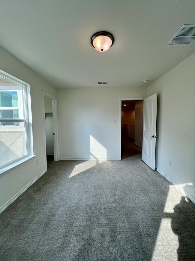 Building Photo - 14839 Vance Jackson Rd