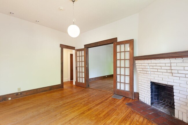 Building Photo - Charming 1920's Bungalow w/ Modern Upgrade...