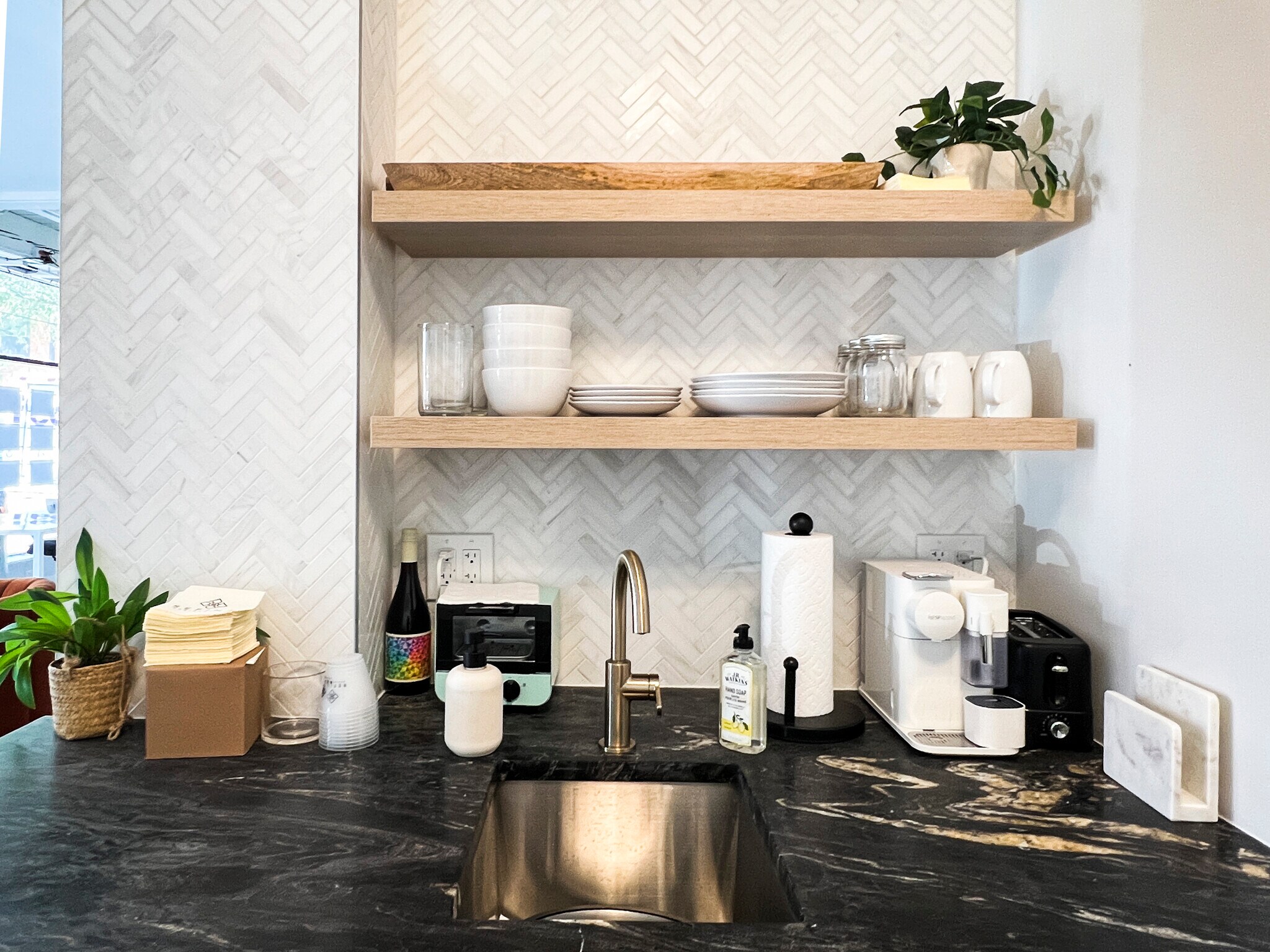 Building Photo - 1113 W Armitage Ave