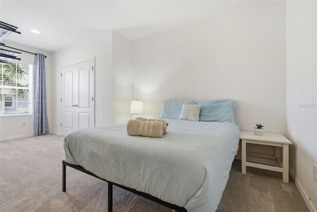 Building Photo - 10425 Red Carpet Ct