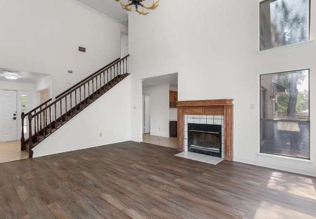 Building Photo - 1800 Mountain View Ct