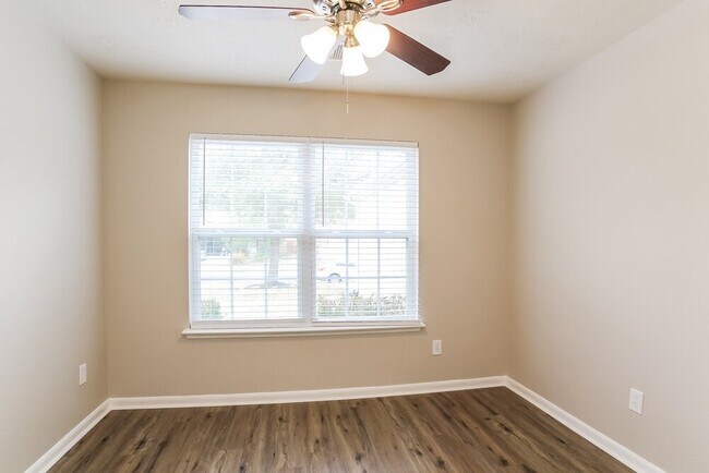 Building Photo - 8138 Sanders Glen Ln